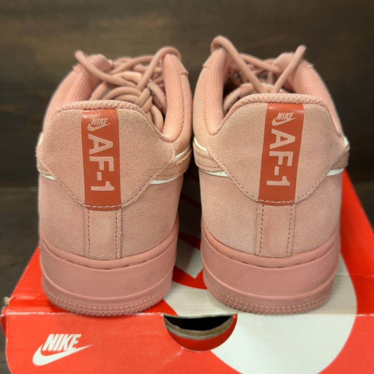 Nike Air Force 1 Low '07 LV8 Suede Red Stardust Size 10 (Pre-Owned) - aux