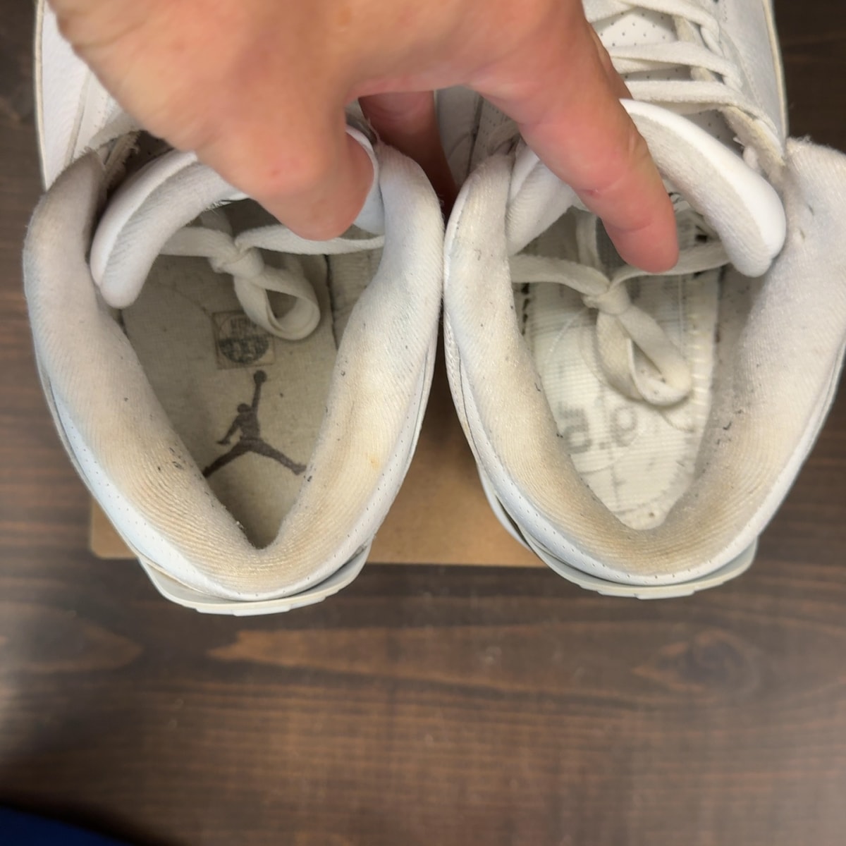 Jordan 3 Retro Mocha (2018) Size 9.5 (Pre-Owned) - Image 6