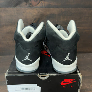 Jordan 5 Retro Moonlight (2021) (GS) Size 7Y (Pre-Owned) - Image 5