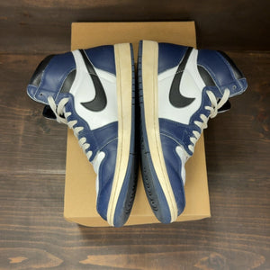 Jordan 1 Retro High OG Midnight Navy Size 9.5 (Pre-Owned) - Image 4