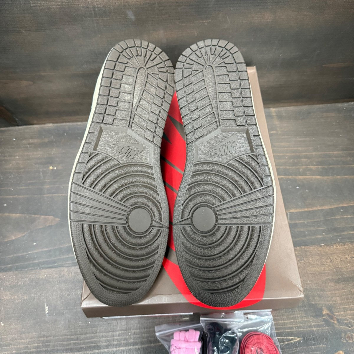 Jordan 1 Retro Low OG SP Travis Scott Mocha - Image 6