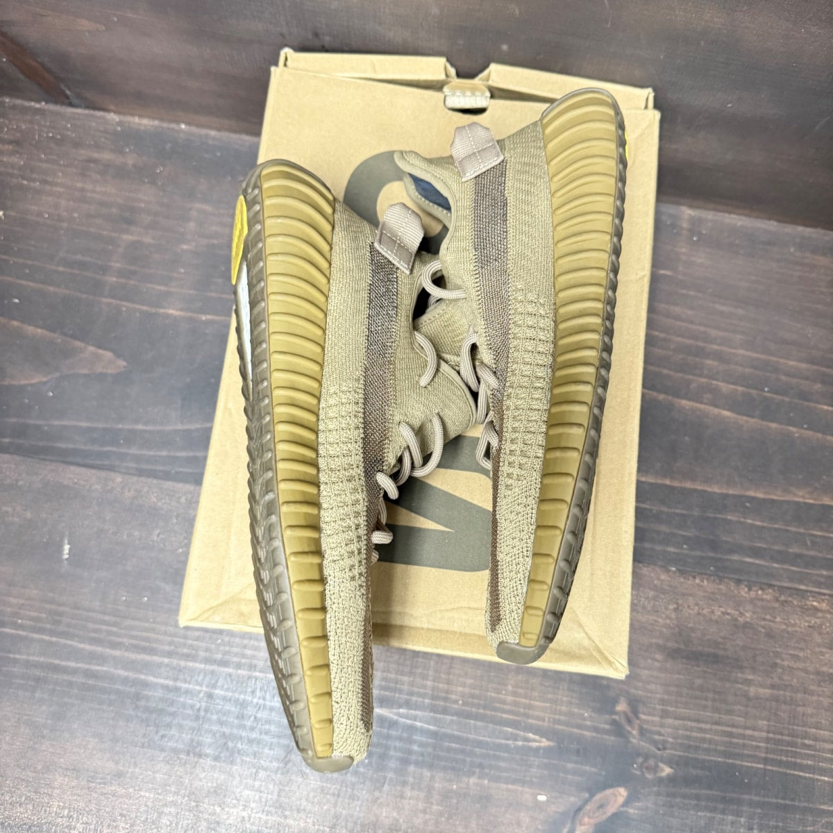 adidas Yeezy Boost 350 V2 Earth Size 9.5 (Pre-Owned)