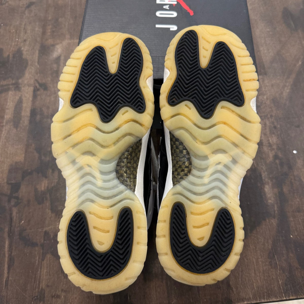 Jordan 11 Retro DMP Gratitude (2023) (GS) - Image 5