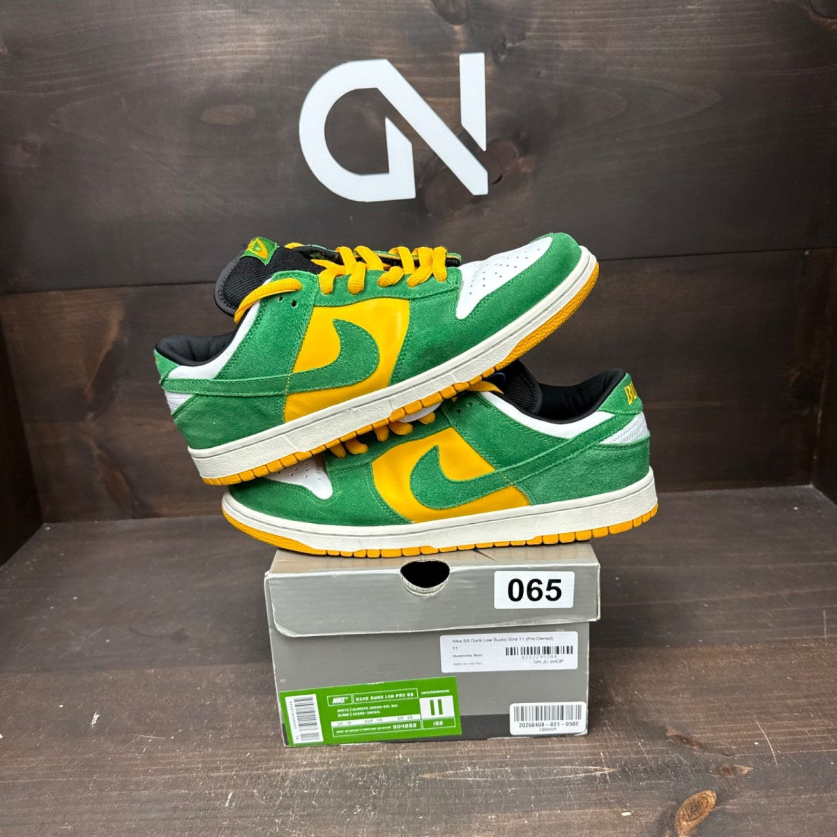 Nike SB Dunk Low Bucks - Image 1