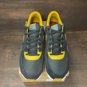 Nike Air Max Excee Black Vintage Green Dark Team Red Bronzine Size 15 (Pre-Owned) - Image 3