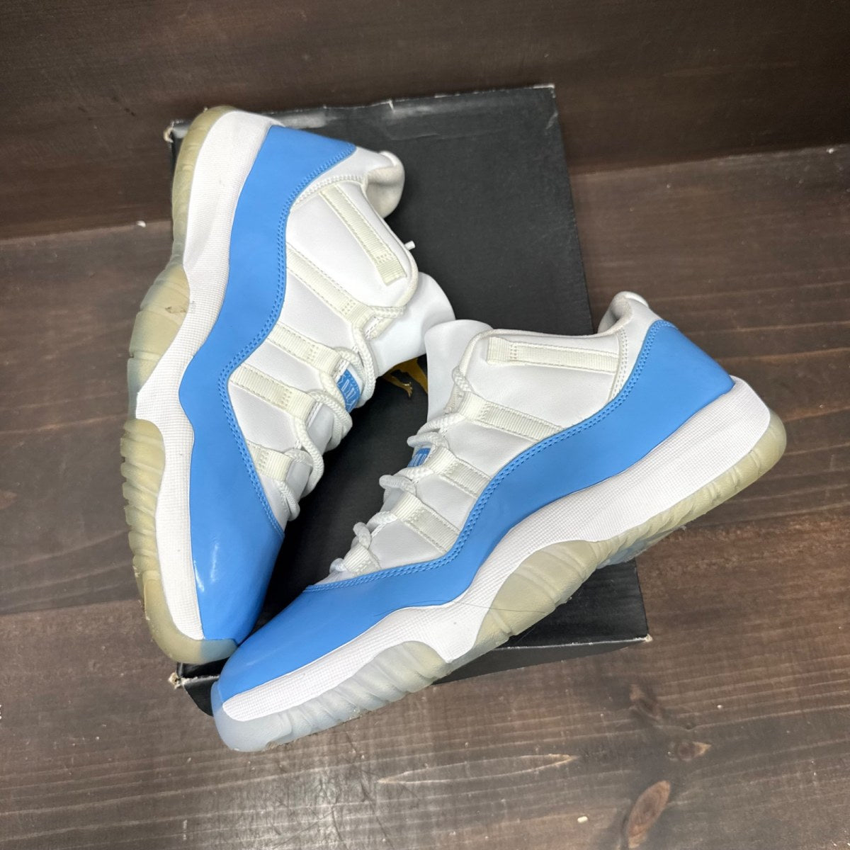 Jordan 11 Retro Low University Blue (2017) - Image 4