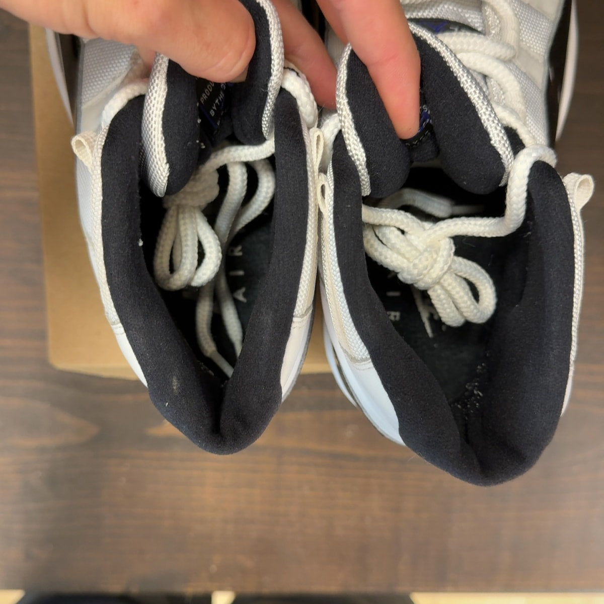 Jordan 11 Retro Concord (2018) Size 10 (Pre-Owned) - Image 6