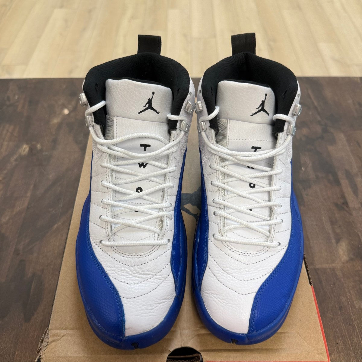 Jordan 12 Retro Blueberry Size 9 (Pre-Owned) - Image 2