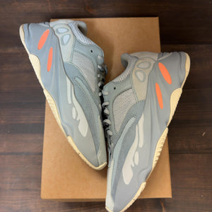 adidas Yeezy Boost 700 Inertia Size 7 (Pre-Owned) - Image 2