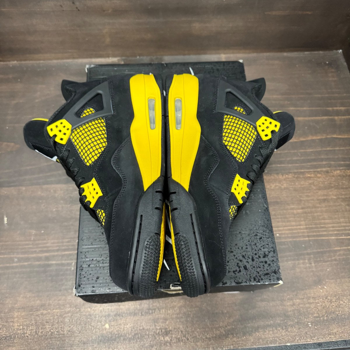 Jordan 4 Retro Thunder (2023) Size 10 (Pre-Owned) - Image 4