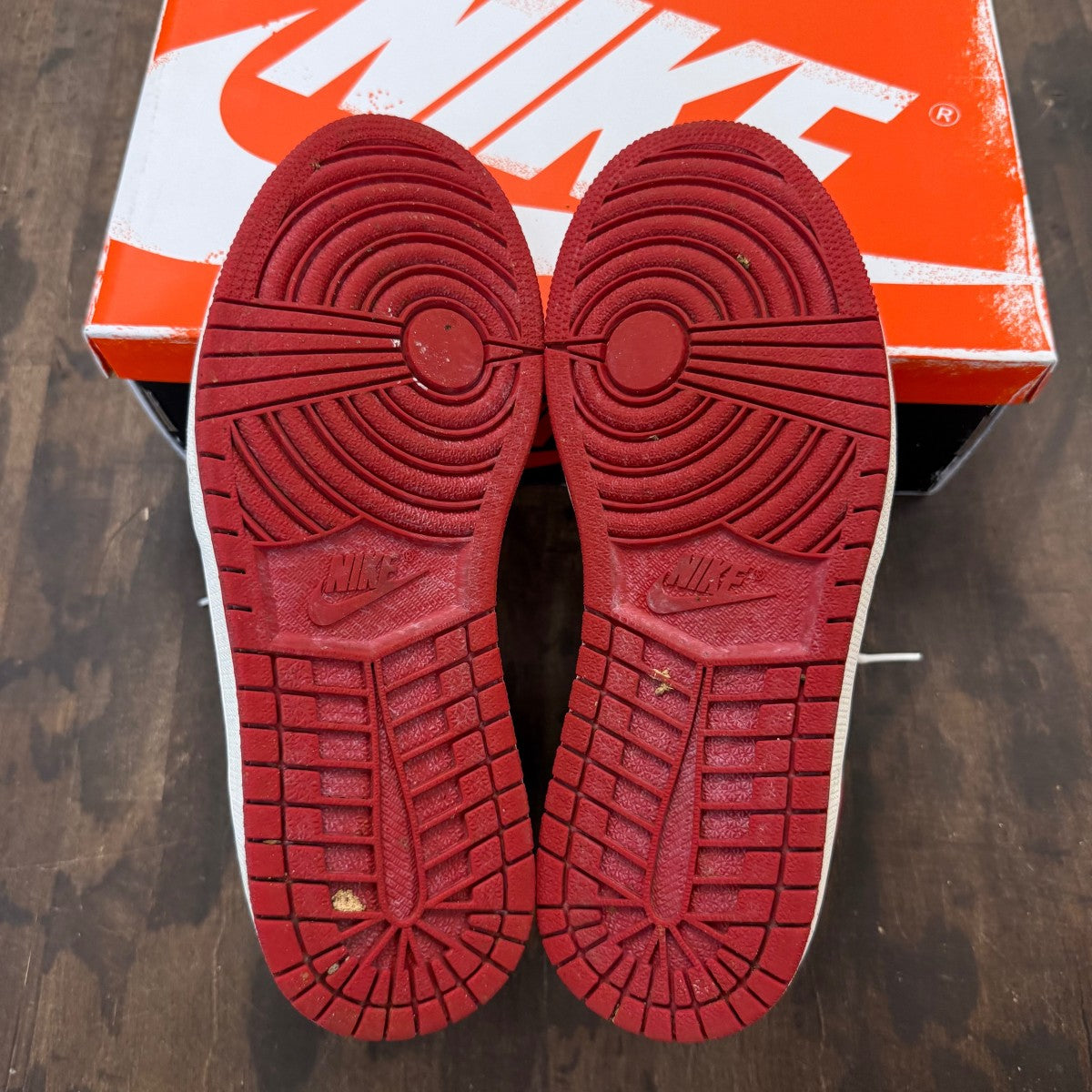 Jordan 1 Retro High OG Chicago Lost and Found - Image 5