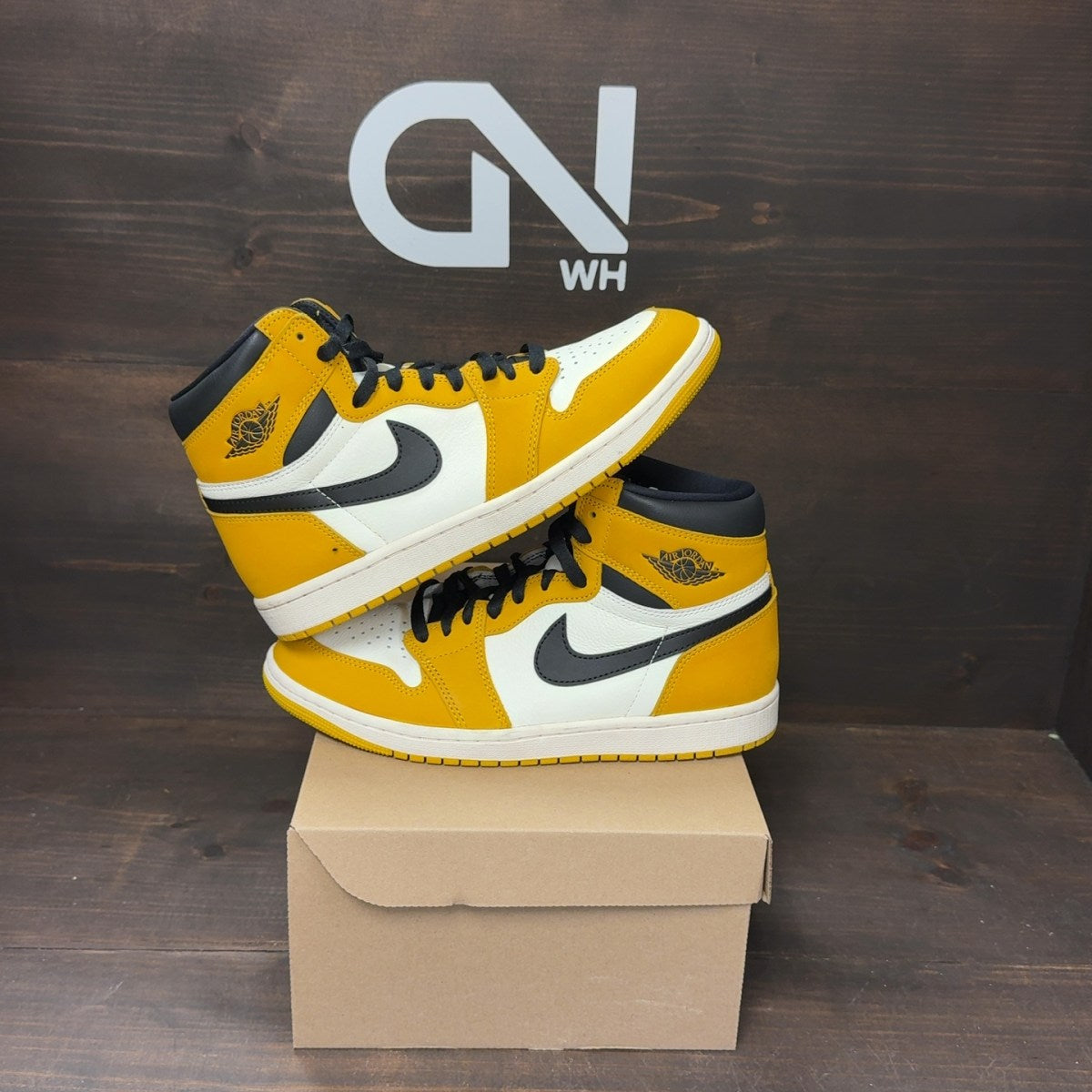 Jordan 1 Retro High OG Yellow Ochre Size 8.5 (Pre-Owned) - Image 1