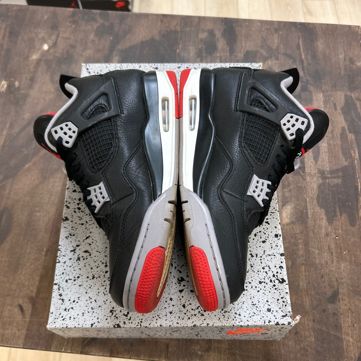 Jordan 4 Retro Bred Reimagined Size 9.5 (Pre-Owned) - Image 3