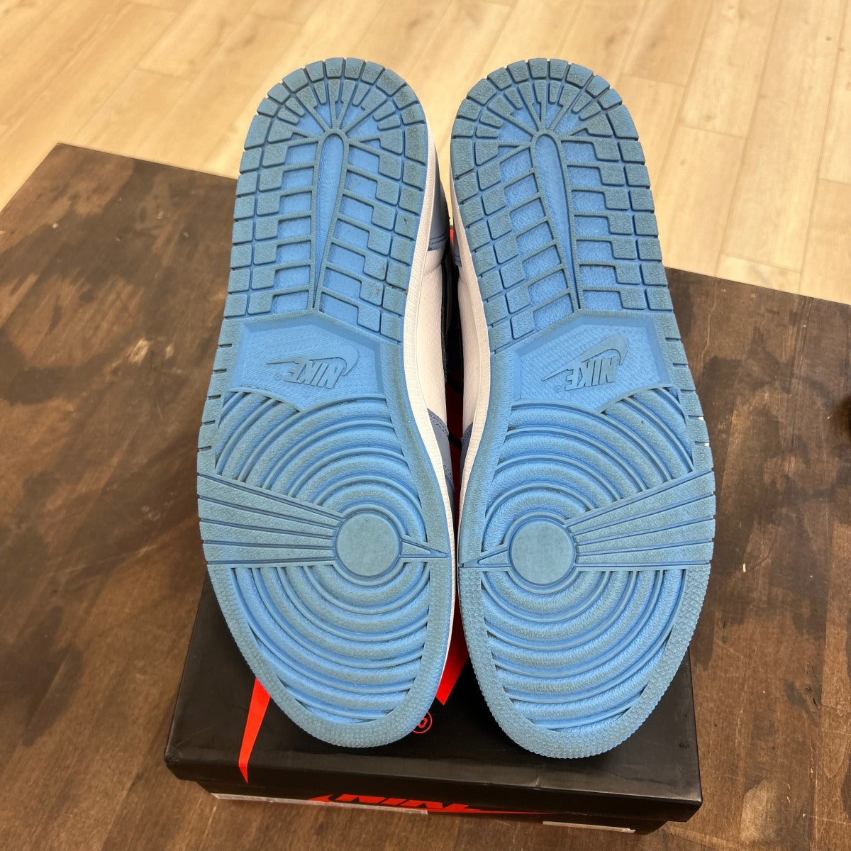 Jordan 1 Retro High OG University Blue - Image 5