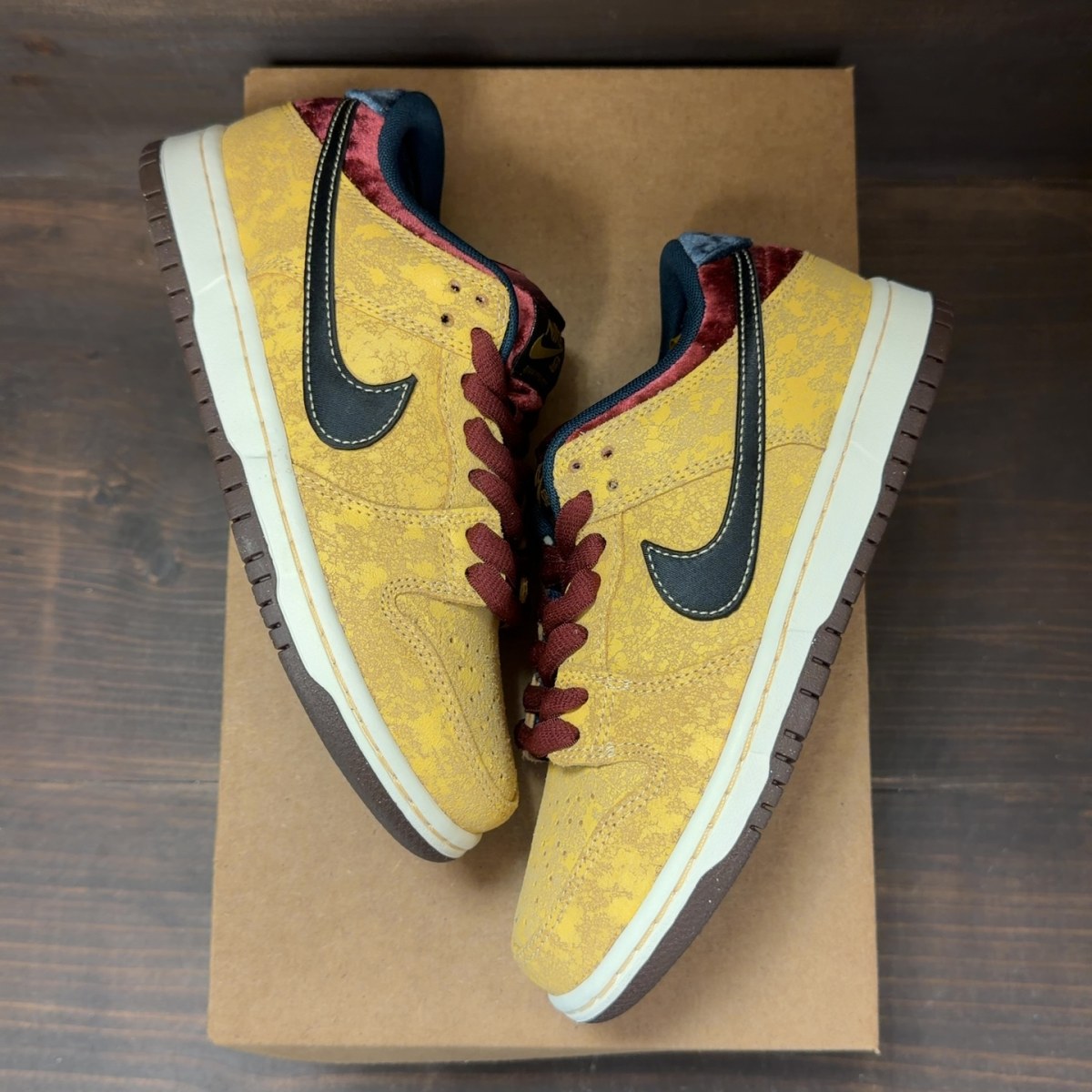 Nike SB Dunk Low City of Cinema Size 5 - Image 2