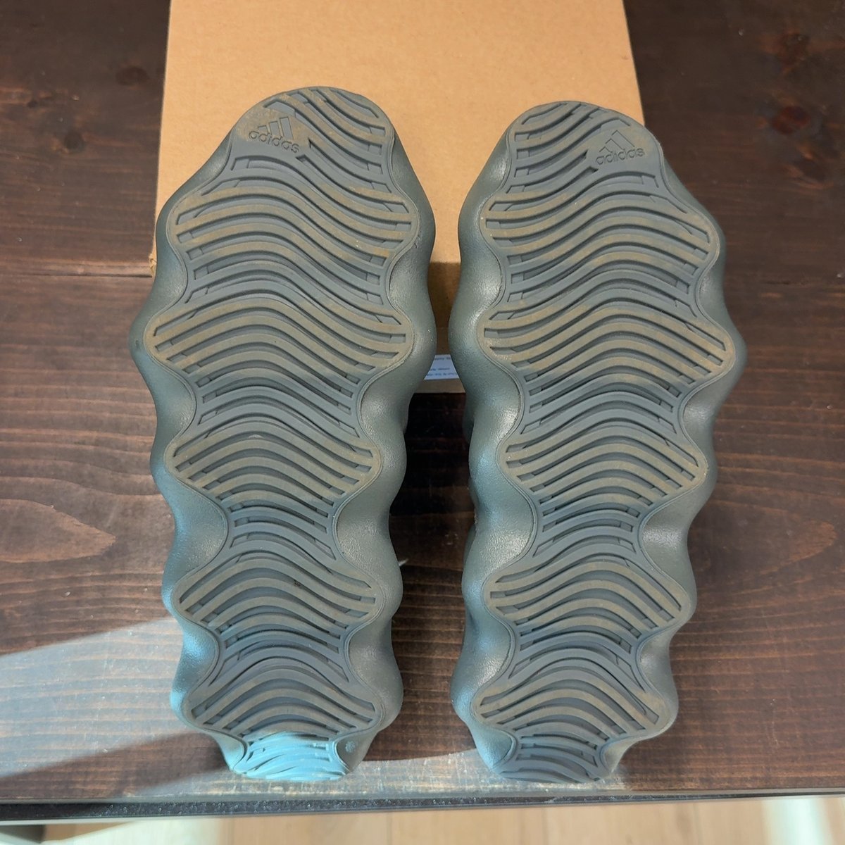 adidas Yeezy 500 Utility Black Size 10.5 (Pre-Owned) - aux