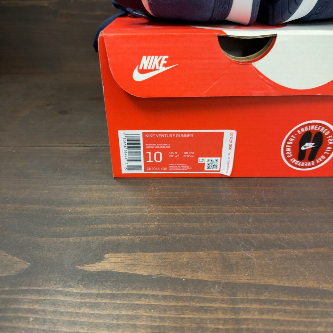 Nike Venture Runner Midnight Navy Size 10 (Pre-Owned)