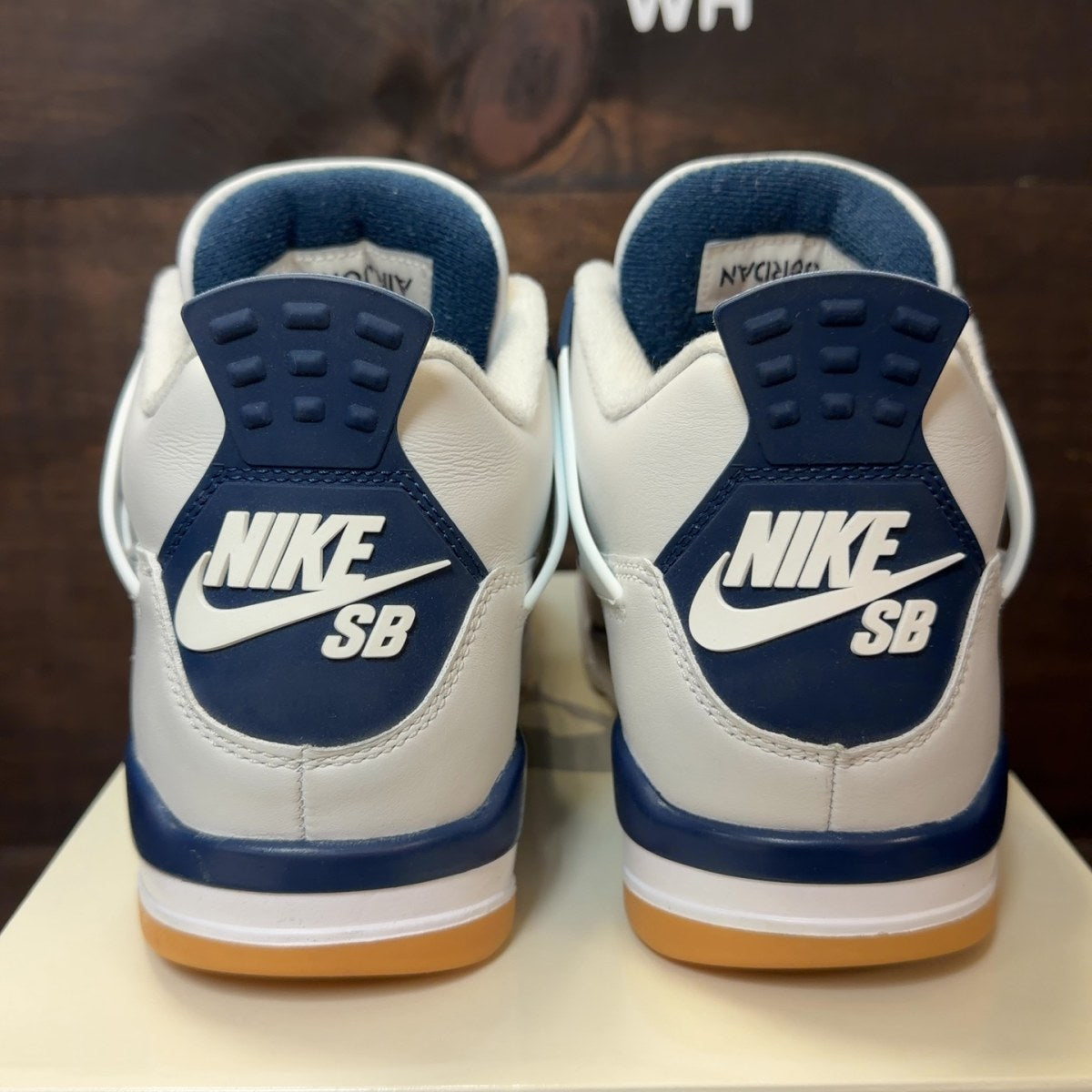 Jordan 4 Retro SB Navy Size 6.5 (Pre-Owned)