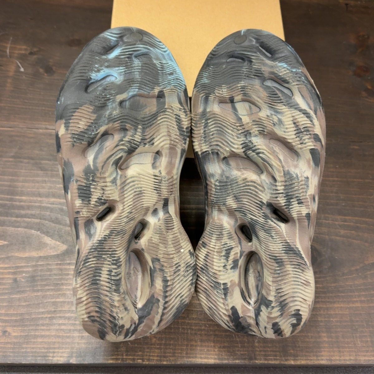 adidas Yeezy Foam RNR MX Cinder - Image 7