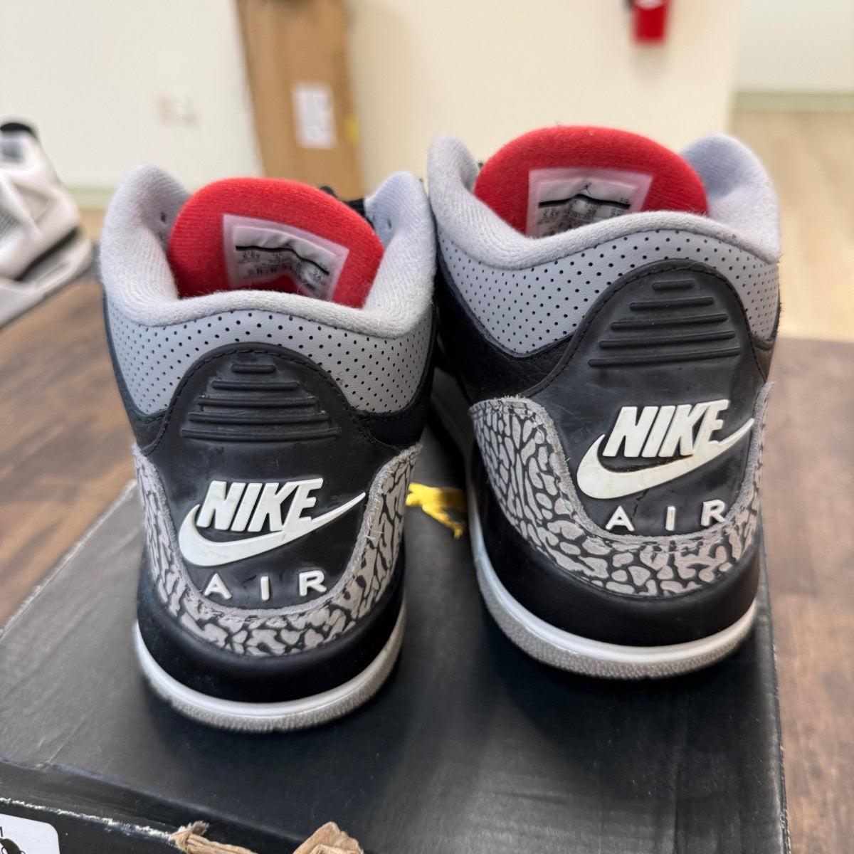 Jordan 3 Retro Black Cement (2018) (GS) - Image 3