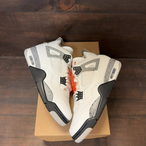 Jordan 4 Retro White Cement (2025) Size 8.5 (Pre-Owned) - Image 2