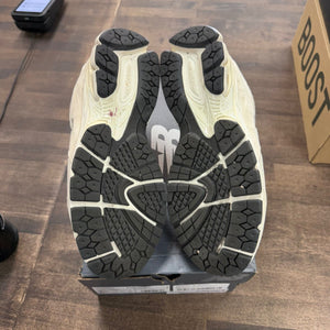 New Balance 2002R Off White - Image 4