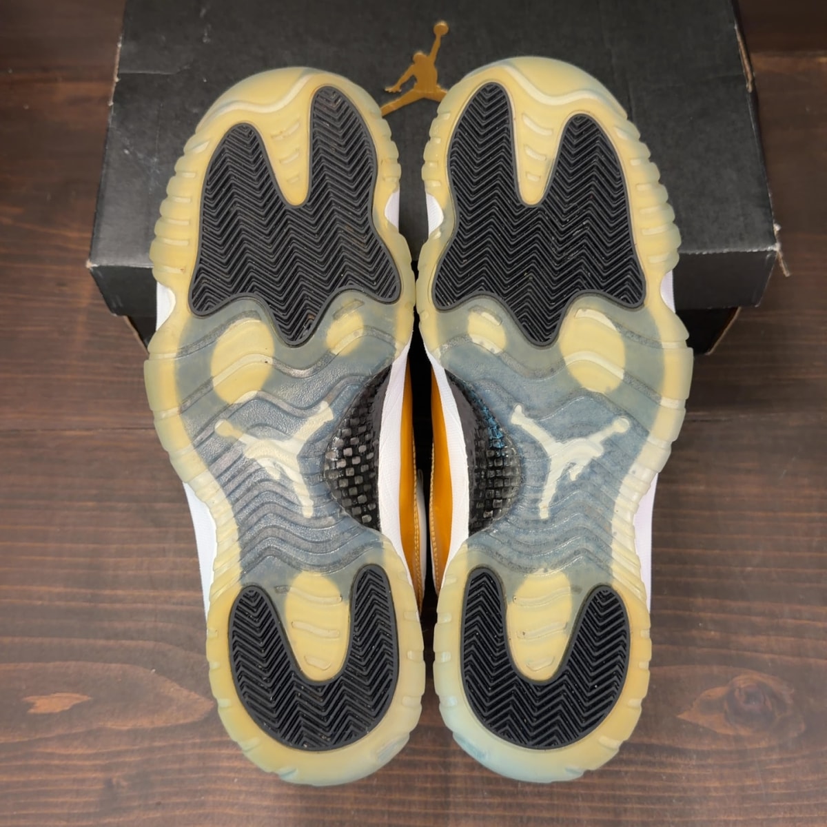 Jordan 11 Retro Low Closing Ceremony Size 12 (Pre-Owned) - Image 7