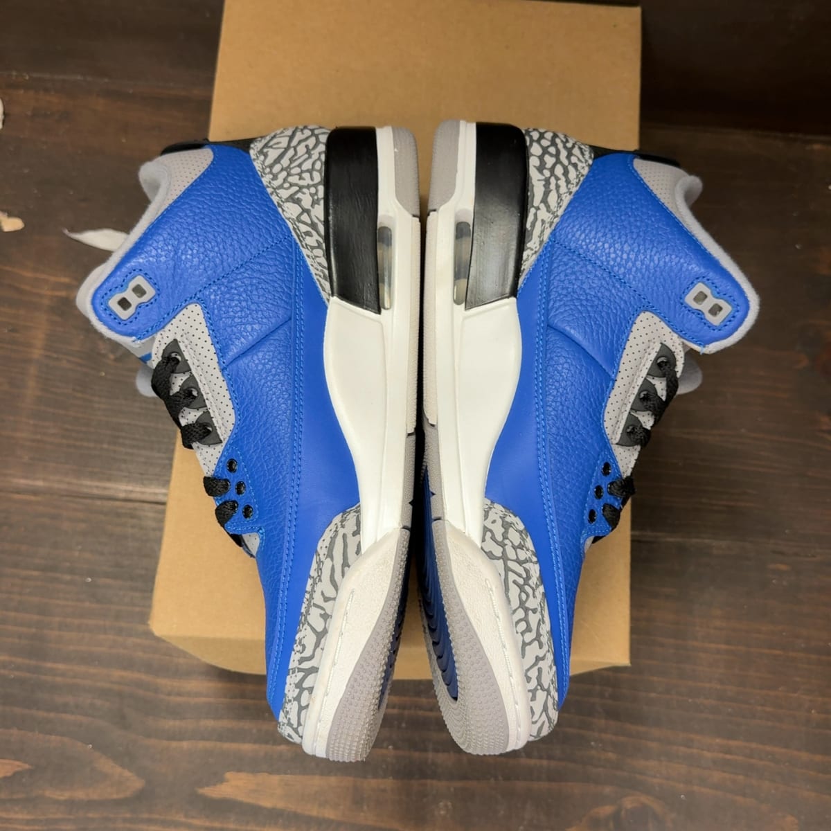 Jordan 3 Retro Varsity Royal Cement Size 8.5 (Pre-Owned) - aux