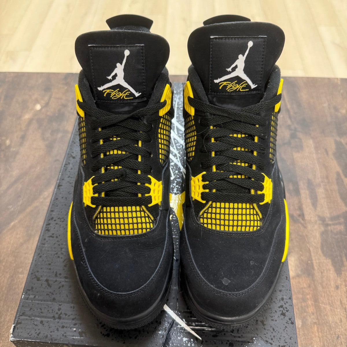 Jordan 4 Retro Thunder (2023) - Image 4