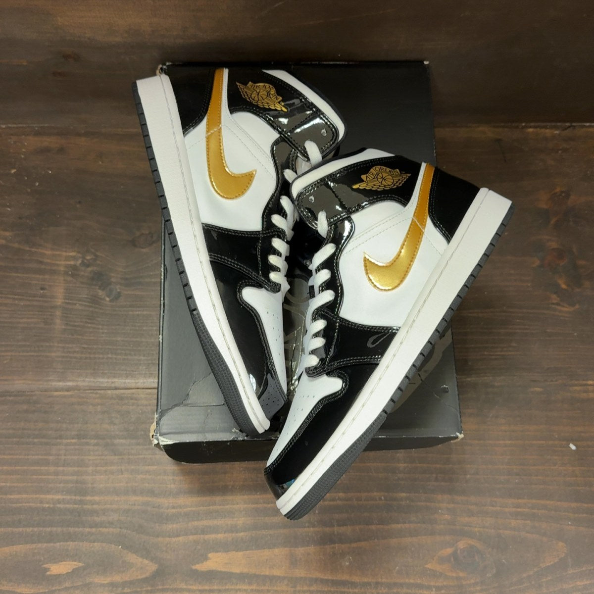 Jordan 1 Mid Patent Black White Gold - Image 2