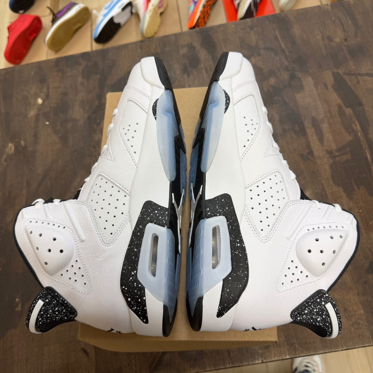 Jordan 6 Retro Reverse Oreo Size 13 (Pre-Owned) - Image 4