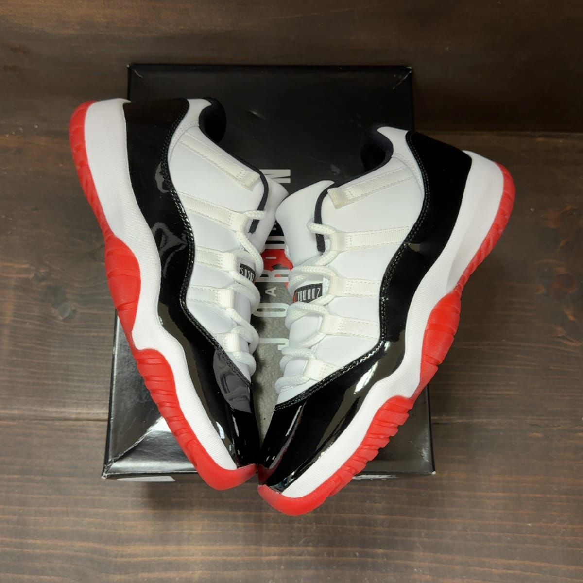 Jordan 11 Retro Low Concord Bred Size 8 (Pre-Owned) - back