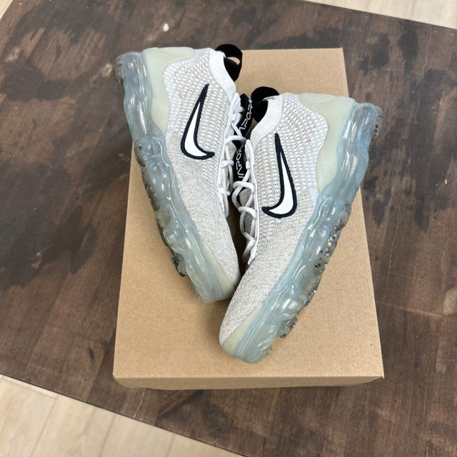 Nike Air VaporMax 2021 FK White Black Metallic Silver Size 6 (Pre-Owned) - Image 1