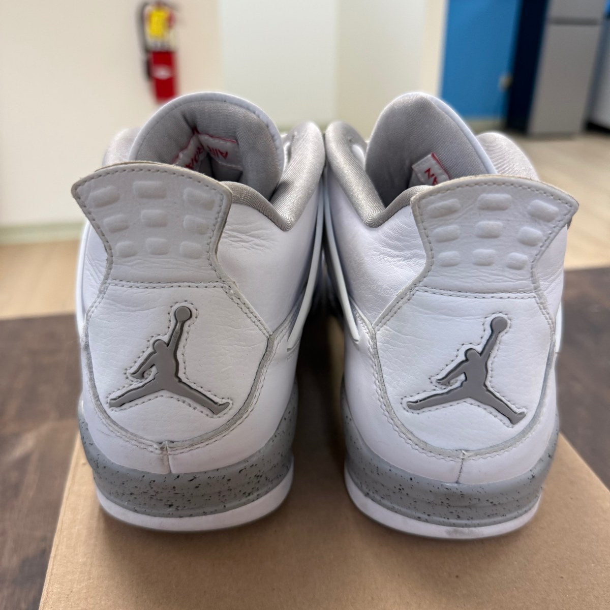 Jordan 4 Retro White Oreo (2021) Size 10.5 (Pre-Owned) - Image 3