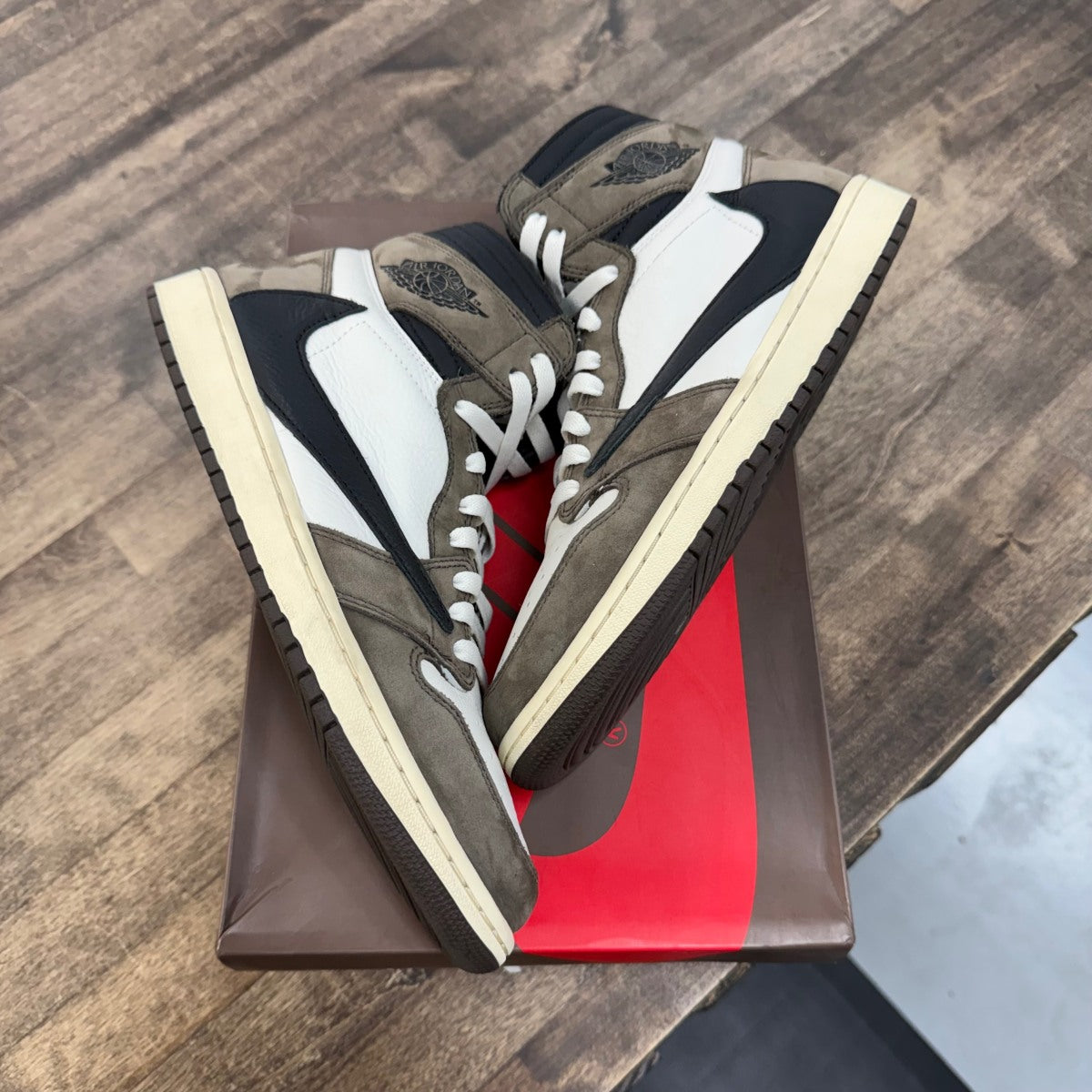 Jordan 1 Retro High OG SP Travis Scott Mocha Size 10.5 (Pre-Owned) - Image 1