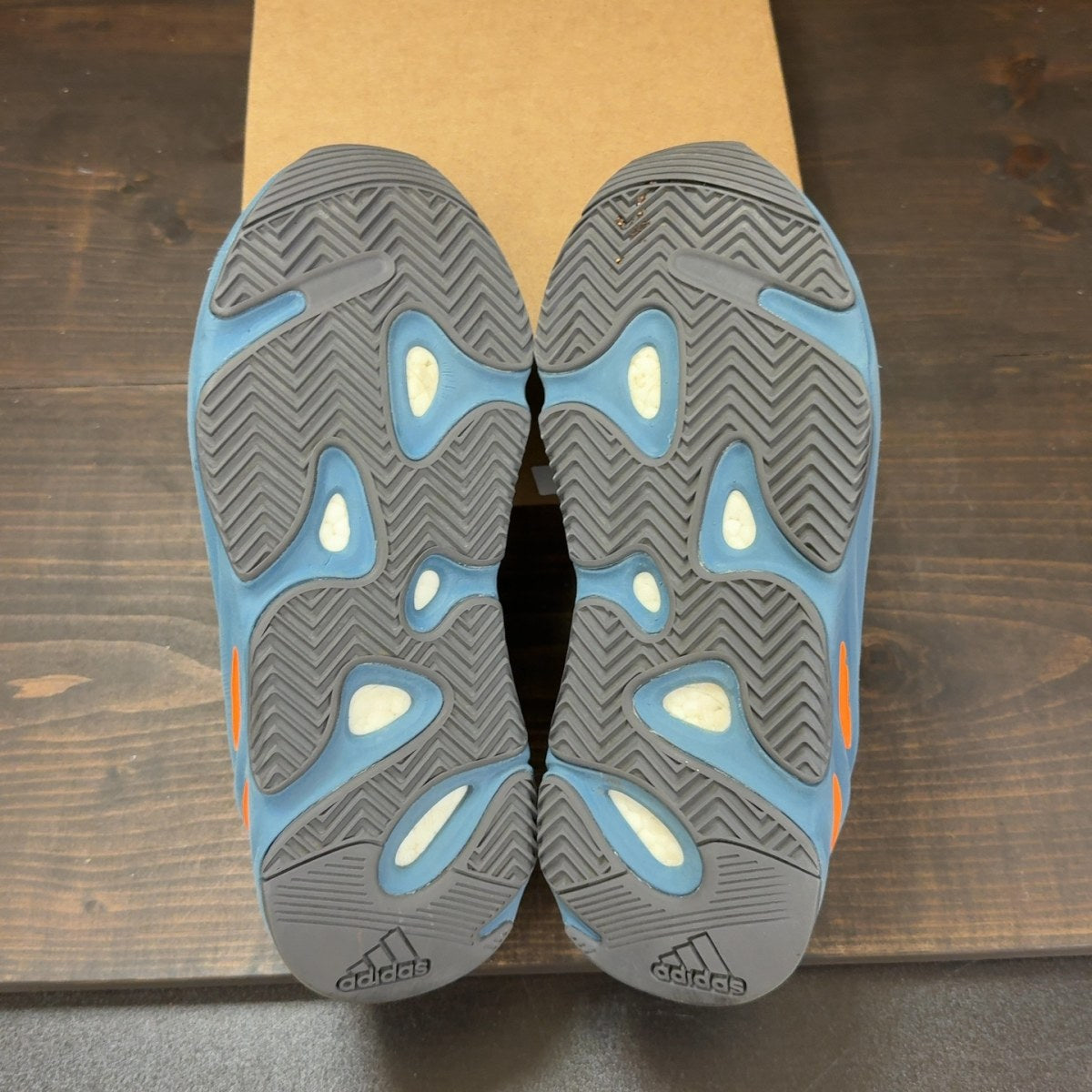 adidas Yeezy Boost 700 Faded Azure Size 9 (Pre-Owned) - Image 7