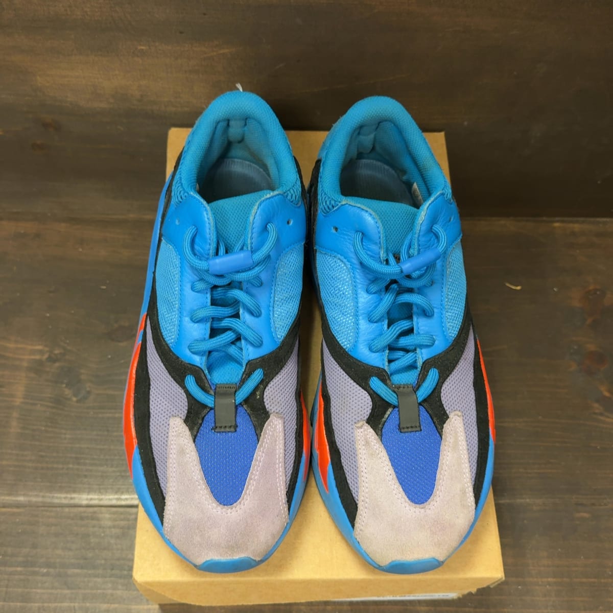 adidas Yeezy Boost 700 Hi-Res Blue Size 11 (Pre-Owned) - tag