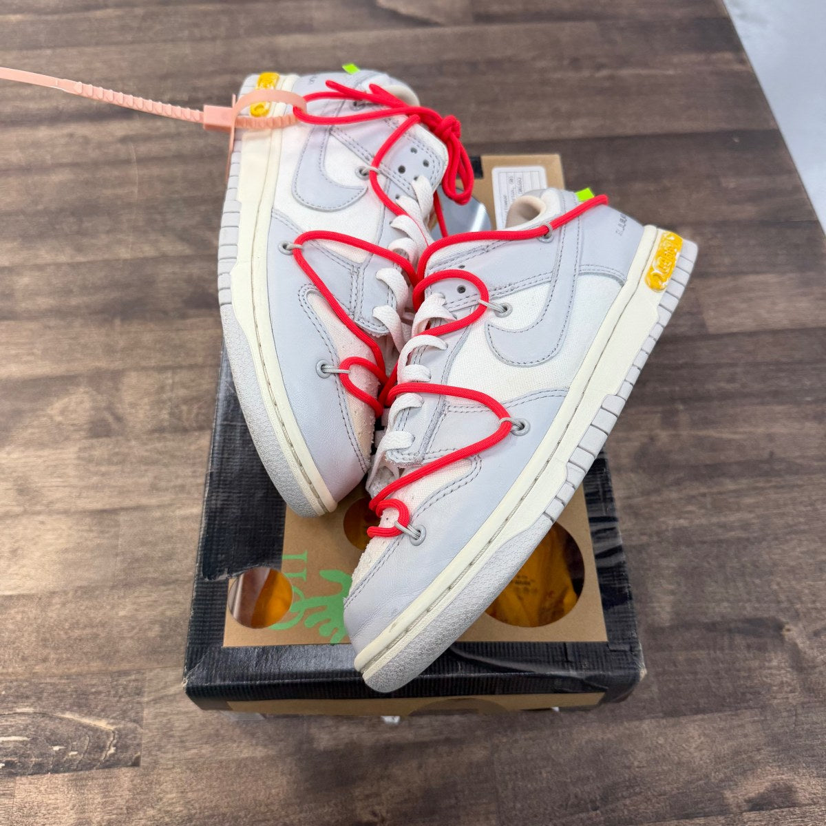 Nike Dunk Low Off-White Lot 6 - Image 1