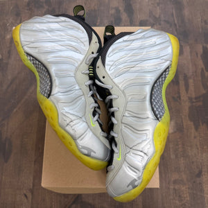 Nike Air Foamposite One Silver Volt Camo Size 12.5 (Pre-Owned) - Image 1