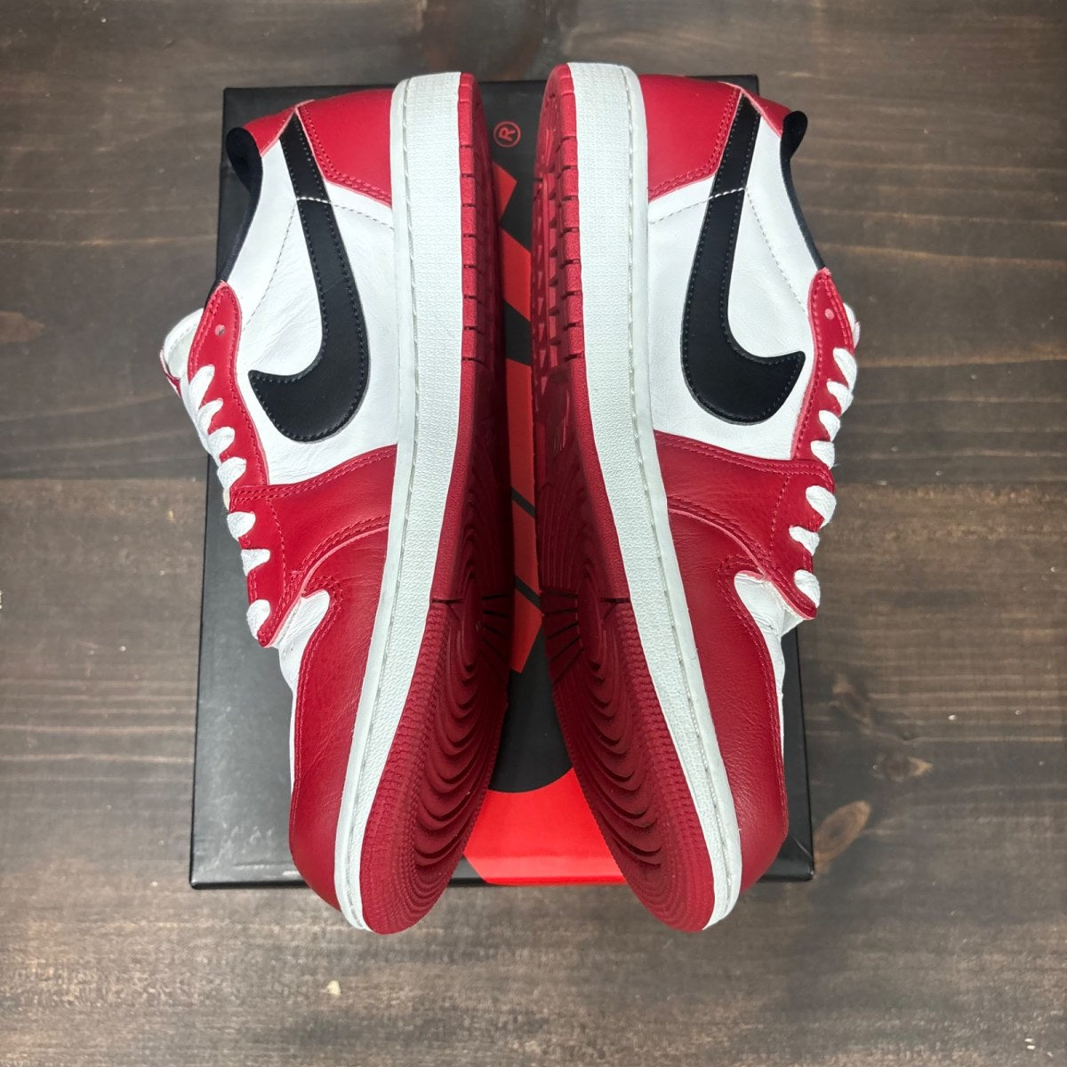 Jordan 1 Retro Low OG Chicago (2025) Size 10.5 (Pre-Owned) - Image 4
