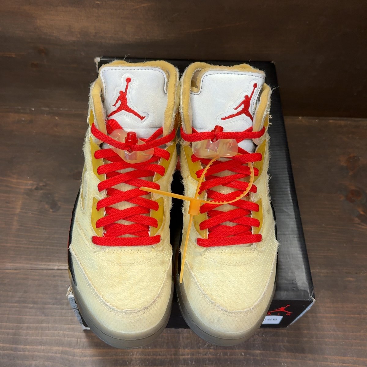 Jordan 5 Retro Off-White Sail Size 9.5 (Pre-Owned) - tag