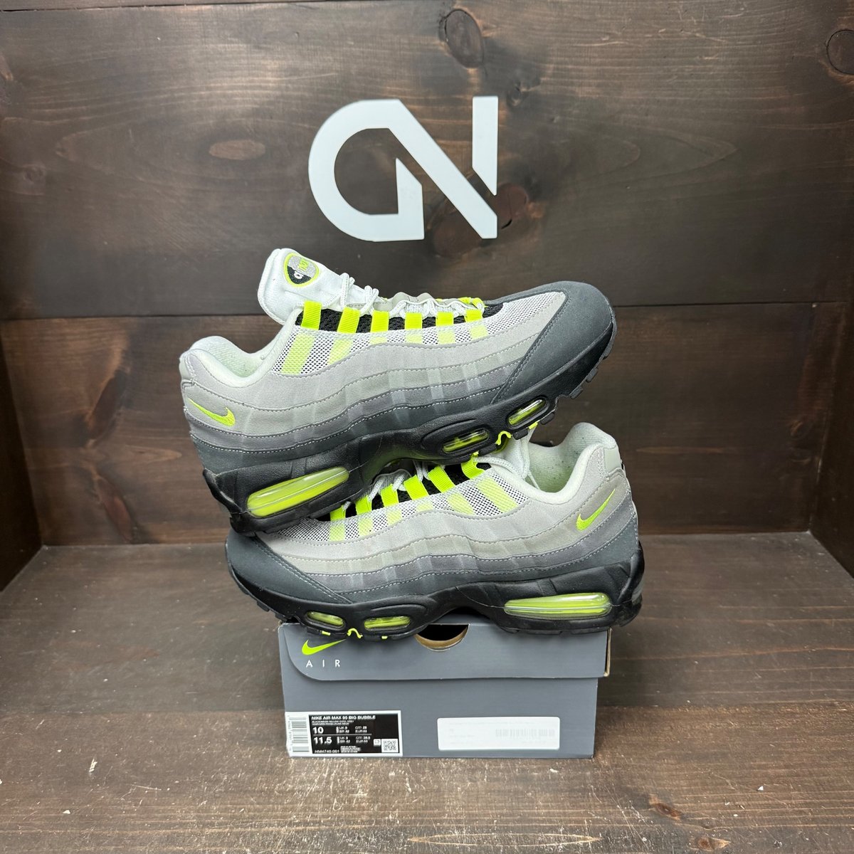 Nike Air Max 95 OG Big Bubble Neon (2025/2026) Size 10 (Pre-Owned) - front