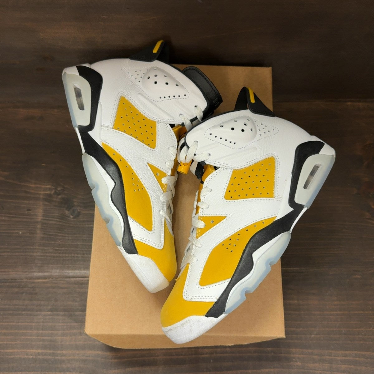Jordan 6 Retro Yellow Ochre Size 8.5 (Pre-Owned) - Image 2