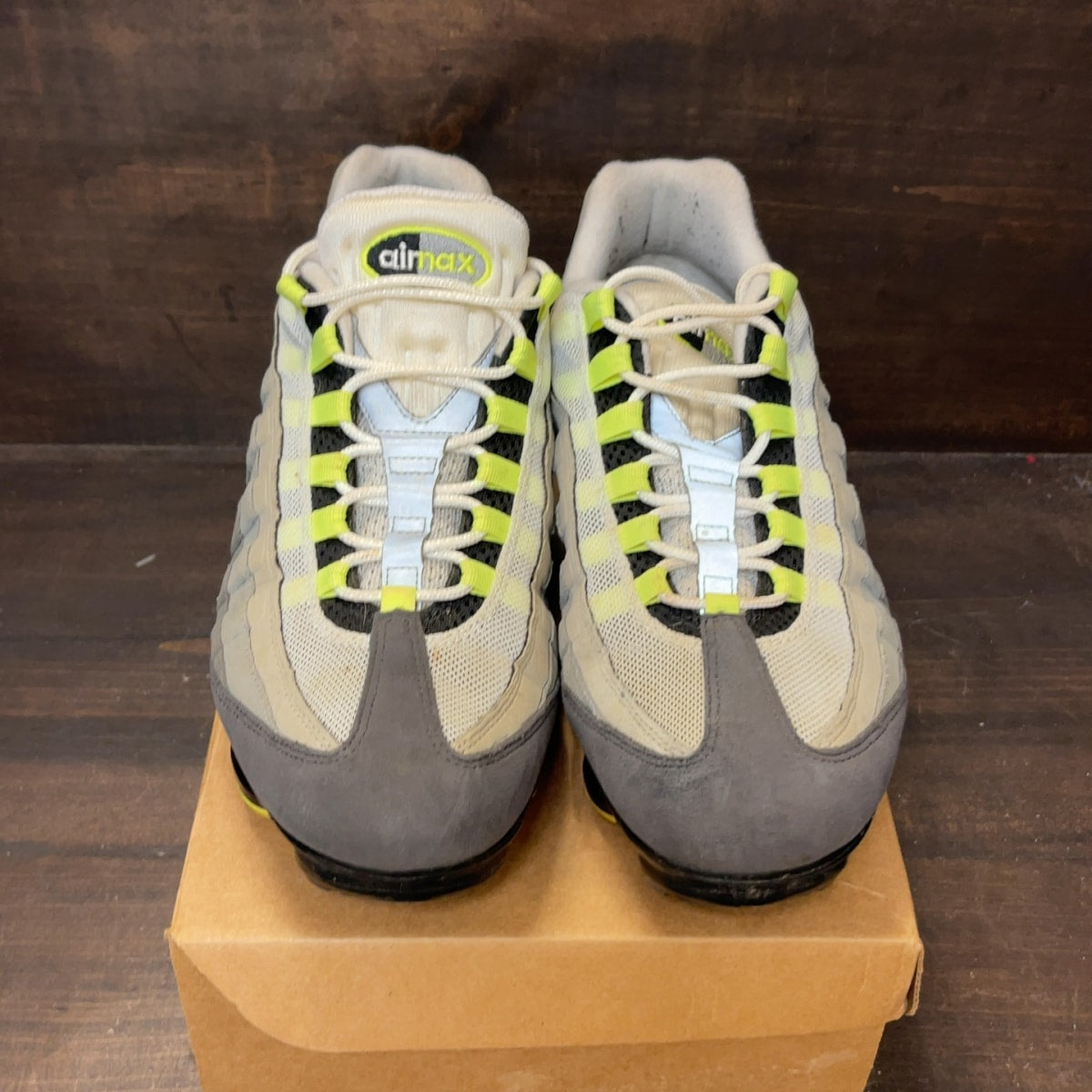 Nike Air VaporMax 95 Neon Size 11 (Pre-Owned) - Image 3