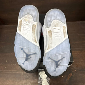 Jordan 5 Retro White Metallic (2026) Size 10.5 (Pre-Owned) - box