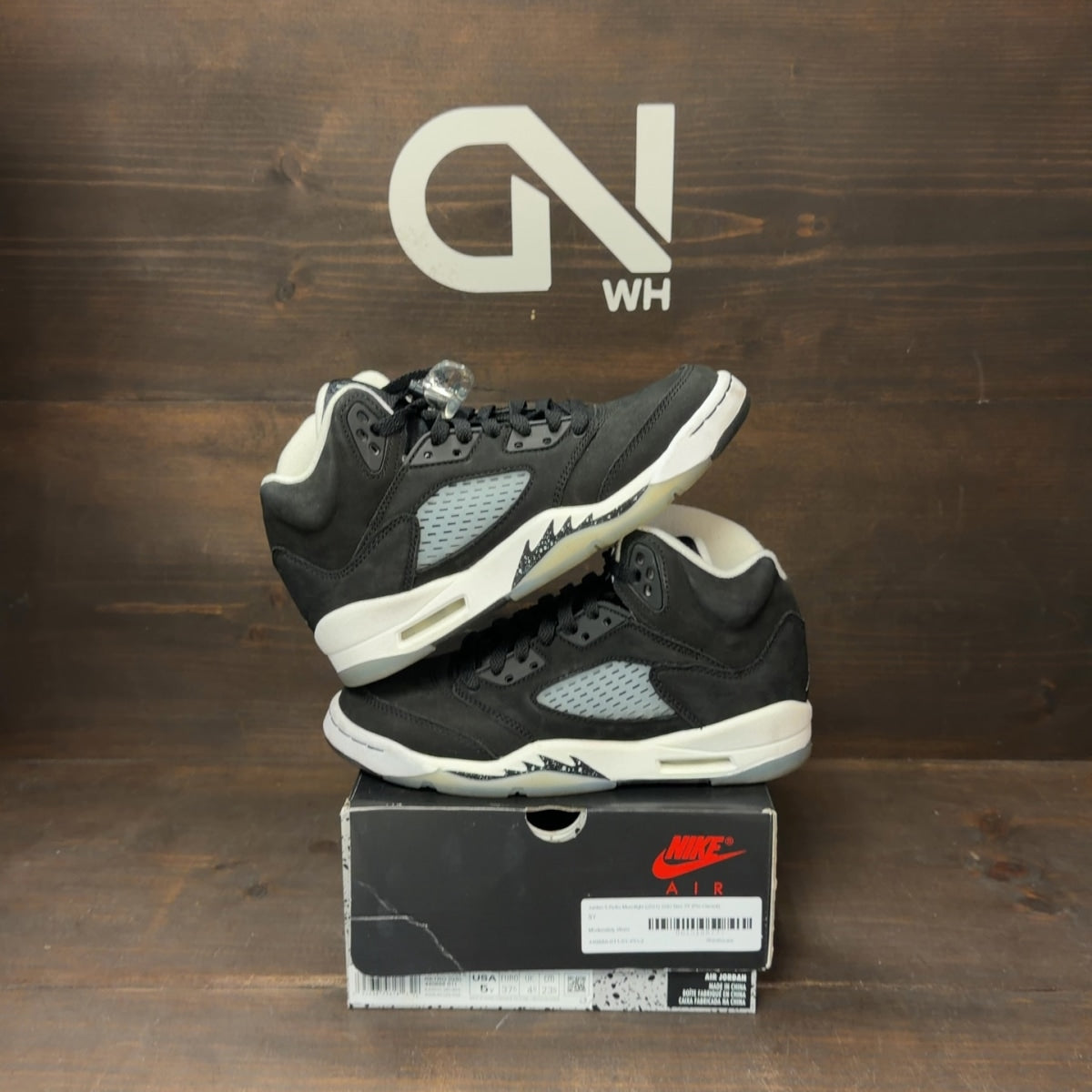 Jordan 5 Retro Moonlight (2021) (GS) Size 5Y (Pre-Owned) - front