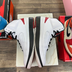Jordan 2 Retro OG Chicago (2022) - Image 3