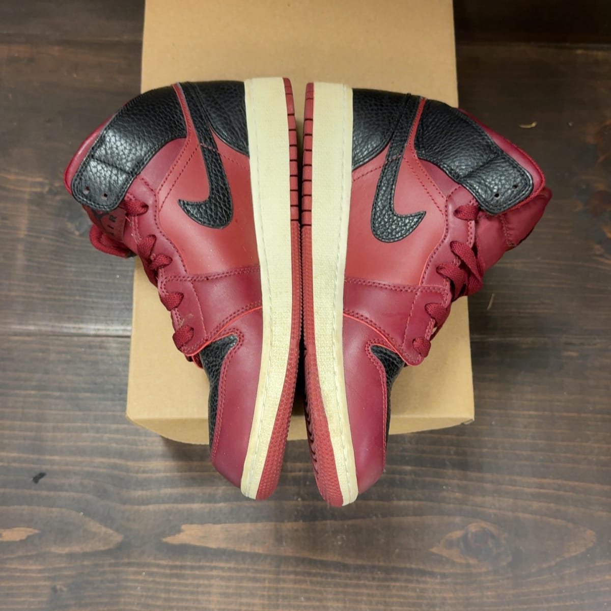 Jordan 1 Mid Team Red Black White (GS) Size 6.5Y (Pre-Owned) - aux