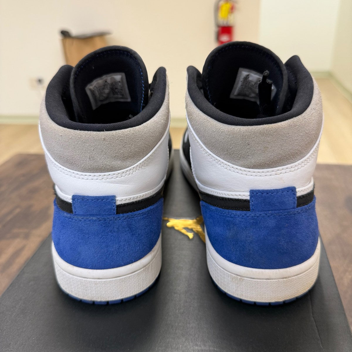 Jordan 1 Mid SE Royal Black Toe - Image 3