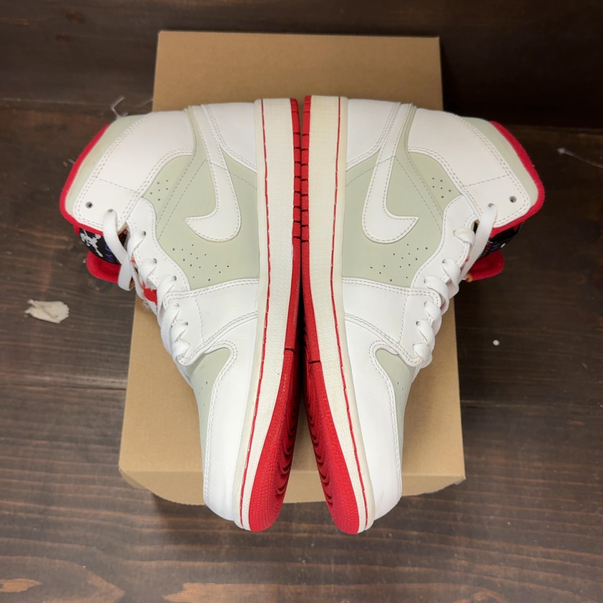 Jordan 1 Retro Hare Jordan (2015) Size 9.5 (Pre-Owned) - Image 4